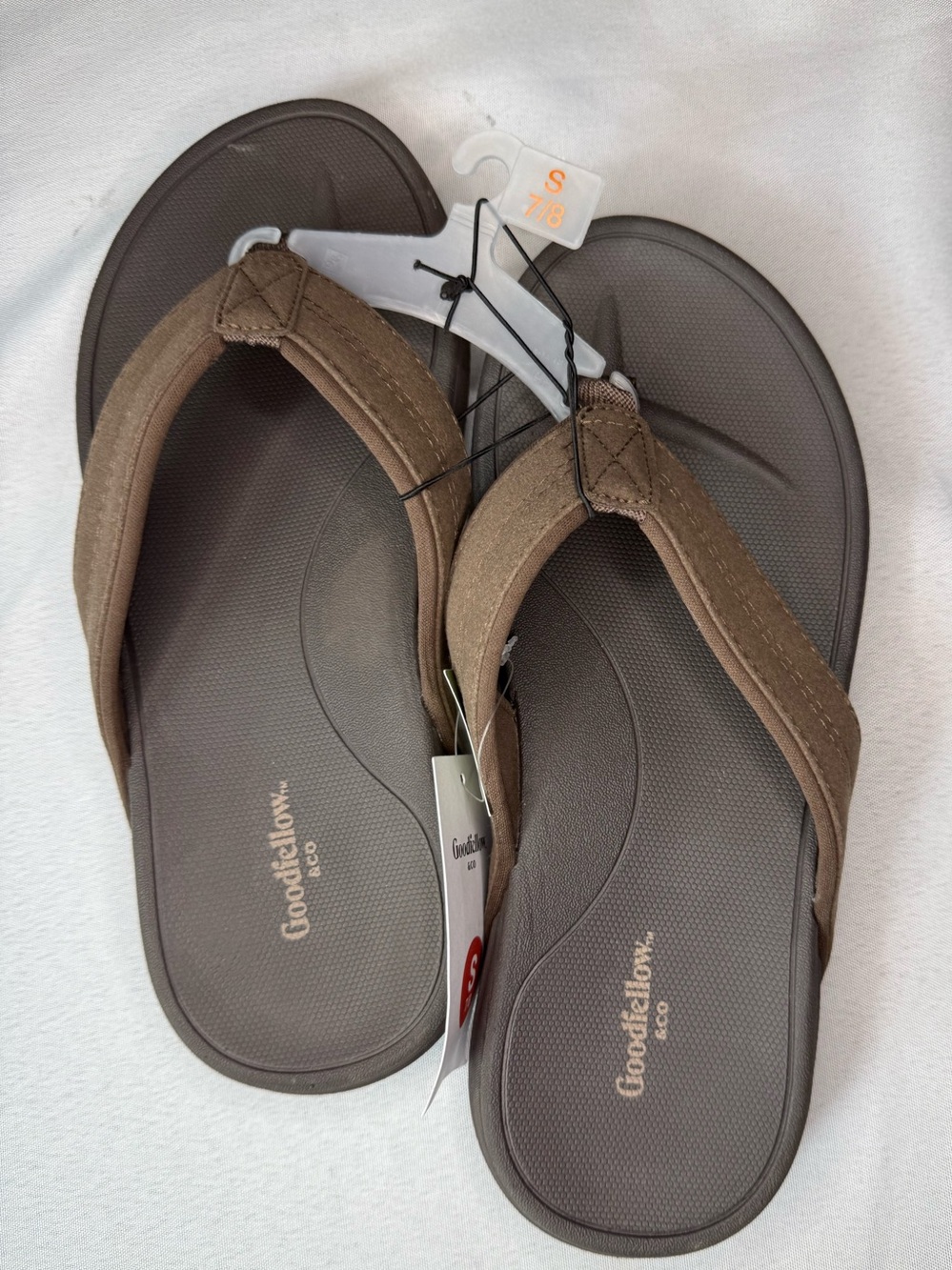 Goodfellow & Co Brown Men’s Flip Flop Sandals with Padded Straps Size 7/8 NWT